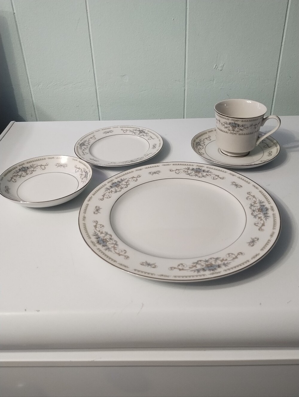 "DIANE"  Fine Porcelain China Japan 5 Piece Place Setting Discontinued